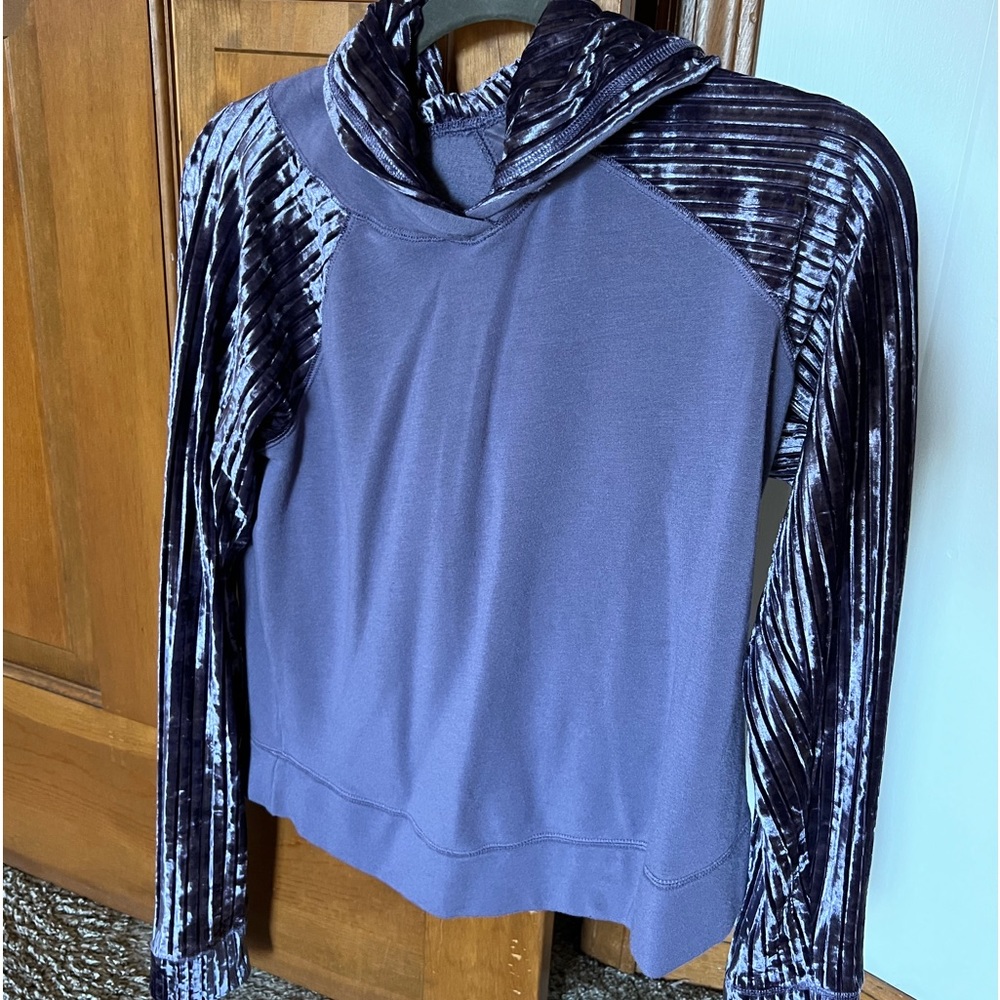 Calla velour hoodie